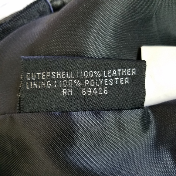 Wilsons Leather Pelle Studio Black Leather Shorts Mid Rise Waist - Picture 7 of 7